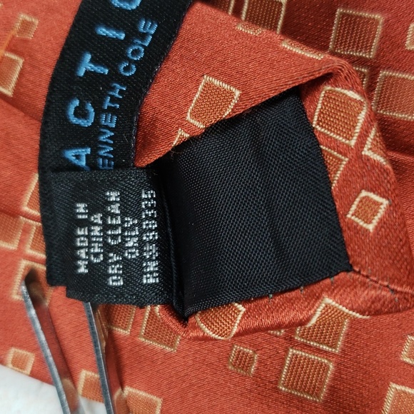 Kenneth Cole Reaction Rustic Silk Dress Necktie - Picture 6 of 7